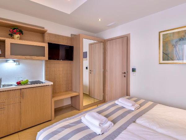 Leonidas Hotel & Apartments : photo 7 de la chambre studio (2 adultes)