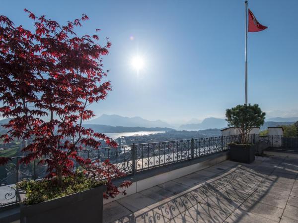 Château Gütsch : photo 7 de la chambre suite de luxe avec terrasse - vue sur lac