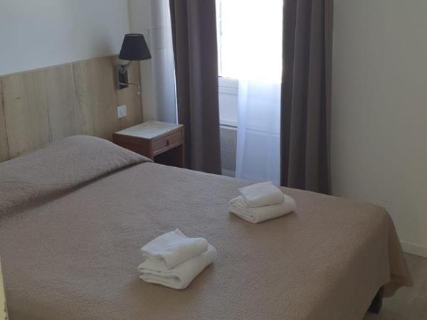 L'Escale : photo 5 de la chambre emilie 2 room apartment to share shared bathroom/toilet