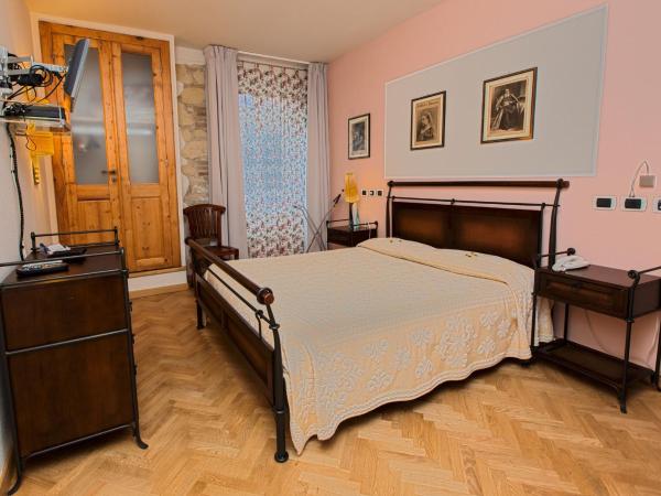 Maison Savoia B&b Apartment : photo 3 de la chambre chambre double ou lits jumeaux