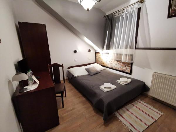 Dworek Złoty Róg Hotel i Restauracja : photo 4 de la chambre chambre double
