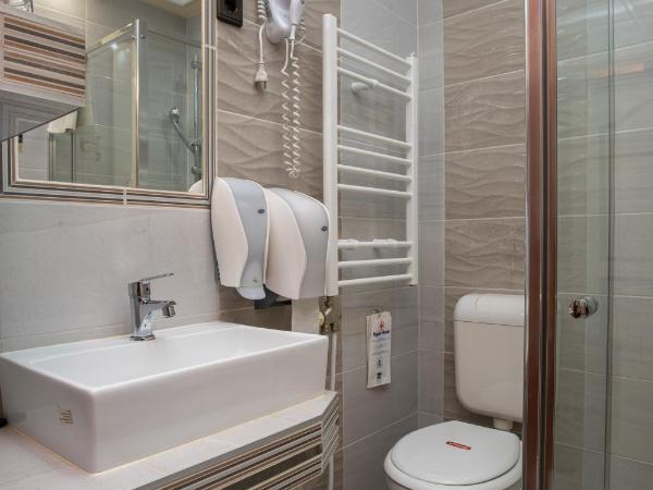 Illés Hotel : photo 4 de la chambre chambre lits jumeaux