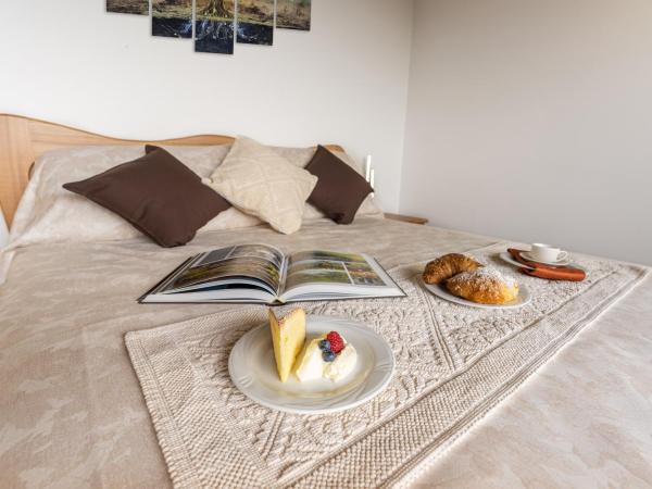 Agriturismo Ai Dossi : photo 4 de la chambre chambre double - vue sur piscine