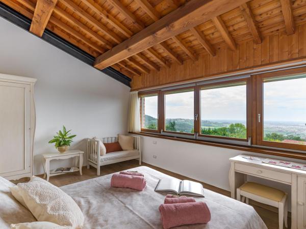 Agriturismo Ai Dossi : photo 8 de la chambre chambre double - vue sur piscine