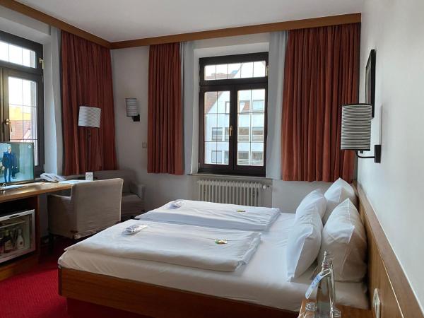 Hotel Deutscher Kaiser : photo 2 de la chambre chambre double supérieure - vue panoramique