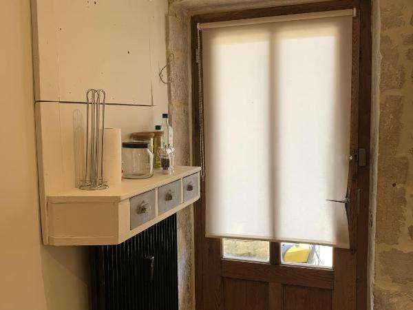 Chez Marie - Centre - Parking privé - Hospices : photo 7 de la chambre appartement avec terrasse