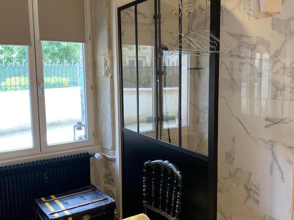 Chez Marie - Centre - Parking privé - Hospices : photo 8 de la chambre appartement avec terrasse