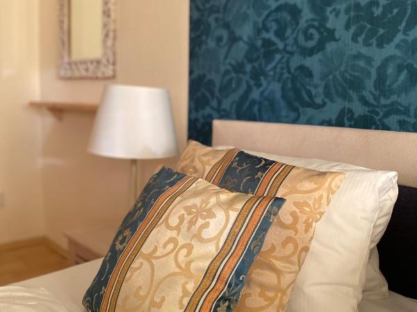 Pension Rainbow*** : photo 2 de la chambre chambre triple confort avec douche