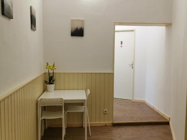 7brunnen Hostel & Guest House : photo 2 de la chambre lit dans dortoir mixte de 6 lits