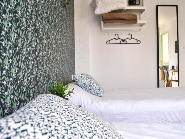 Hôtel le Thurot : photo 3 de la chambre chambre lits jumeaux avec salle de bains privative