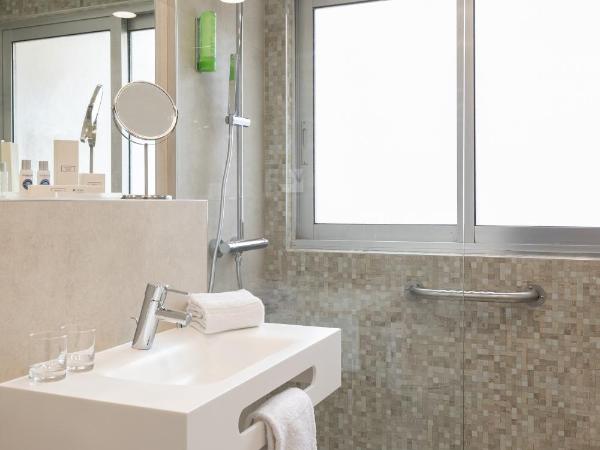 Best Western Hotel Mediterranee Menton : photo 2 de la chambre chambre standard lit queen-size