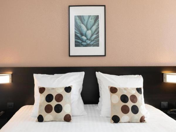 Best Western Hotel Mediterranee Menton : photo 4 de la chambre chambre lit king-size supérieure