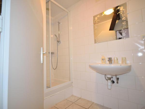 Chambres d'hôtes Chez Caroline : photo 4 de la chambre hébergement les combles