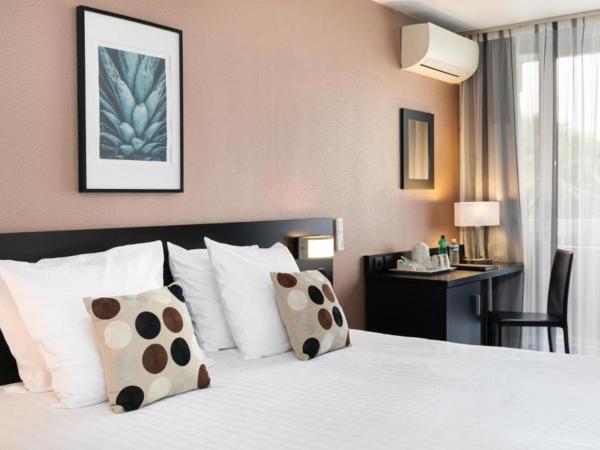 Best Western Hotel Mediterranee Menton : photo 6 de la chambre chambre lit king-size supérieure