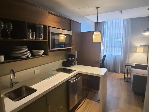 Staybridge Suites - Guadalajara Novena, an IHG Hotel : photo 2 de la chambre suite 1 chambre lit king-size avec canapé-lit