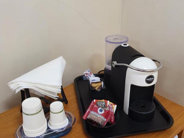 Vittoria Guest House Salerno : photo 2 de la chambre chambre lits jumeaux