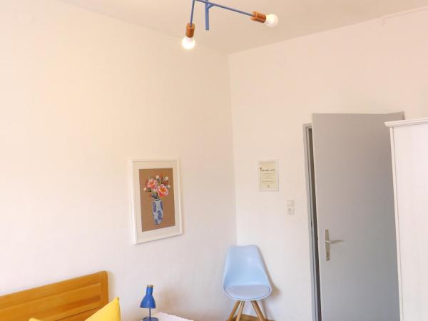 Pension Stoi budget guesthouse : photo 7 de la chambre chambre double avec salle de bains commune