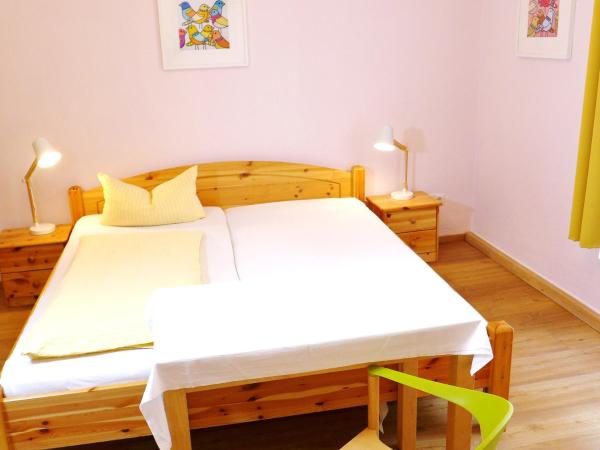 Pension Stoi budget guesthouse : photo 4 de la chambre chambre simple avec salle de bains commune