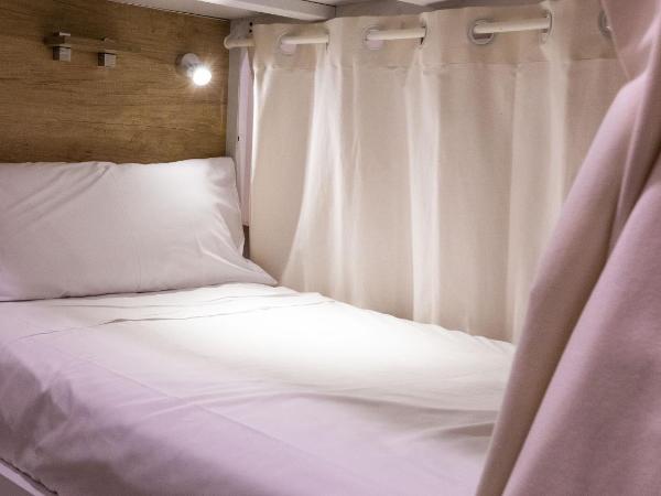 4U Hostel : photo 1 de la chambre lit dans dortoir mixte de 8 lits 