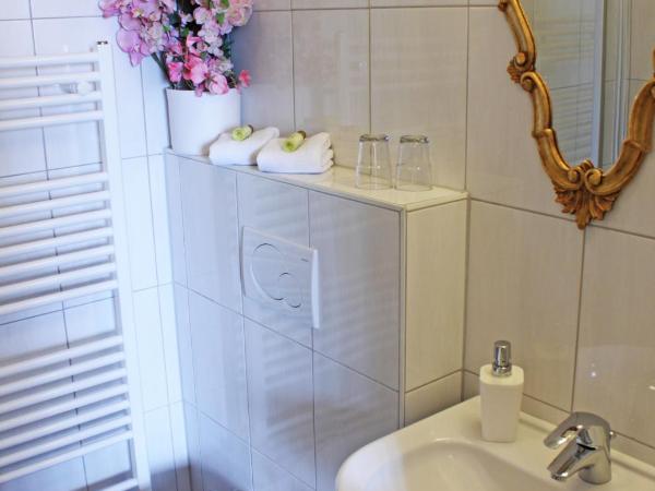 Pension Stoi budget guesthouse : photo 5 de la chambre chambre simple avec salle de bains commune