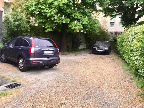 Historic manor, medieval town 10 minutes walk, private parking, garden : photo 7 de la chambre appartement supérieur