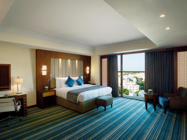 Royal Tulip Muscat : photo 2 de la chambre suite exécutive