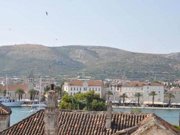 Villa Lučica Trogir : photo 3 de la chambre chambre double ou lits jumeaux deluxe avec balcon