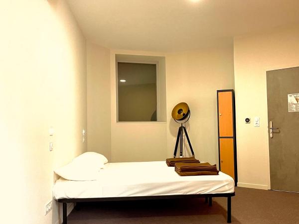 Hostel Vertigo Nîmes Gare Centre : photo 2 de la chambre chambre lits jumeaux