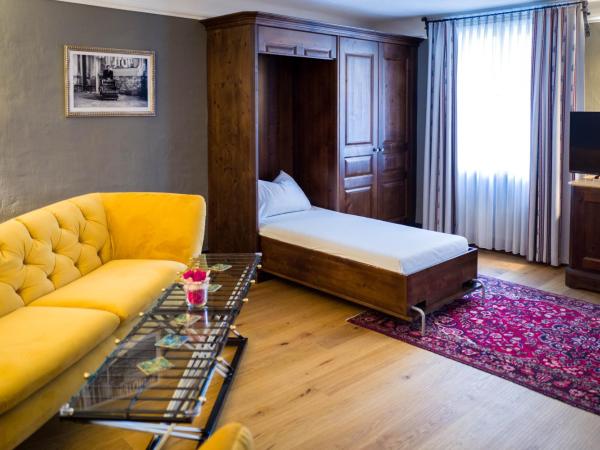 Altstadt Hotel Stadtkrug : photo 10 de la chambre family apartment (2-4 gäste=70m2, 5-6 gäste=90m2)