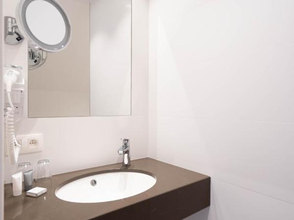 Hotel du Théâtre : photo 4 de la chambre chambre double Économique