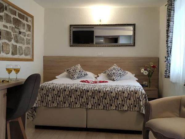 Hotel Kastel 1700 : photo 4 de la chambre chambre double - vue sur mer