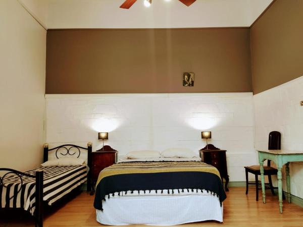 Play Hostel Soho : photo 3 de la chambre chambre double avec salle de bains privative