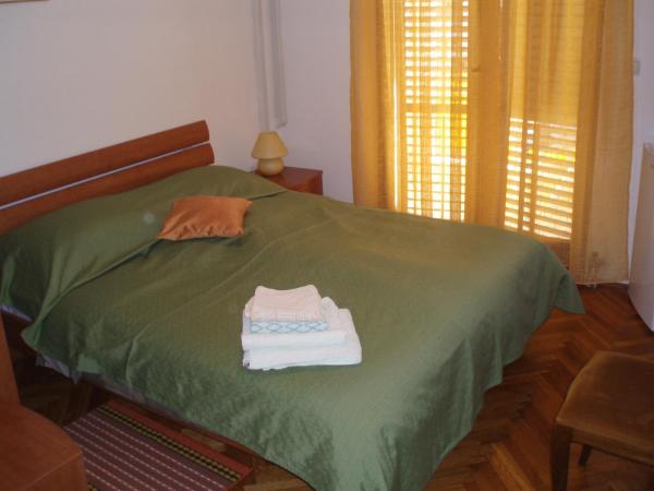 Apartments and Rooms Irena : photo 4 de la chambre chambre double avec balcon