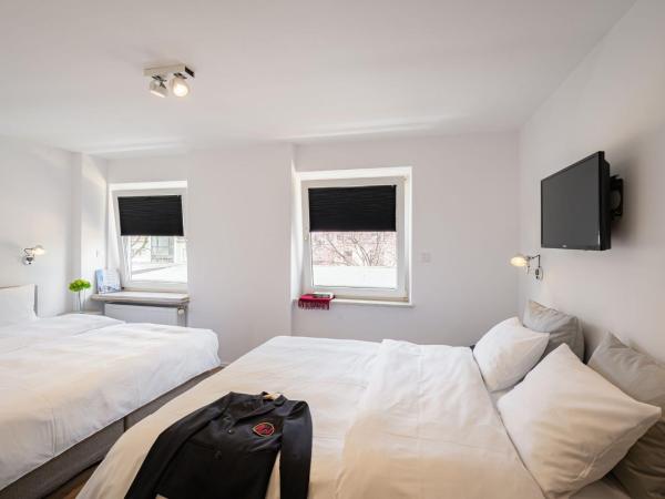 Hotel Wetterstein : photo 6 de la chambre chambre supérieure - vue sur cour