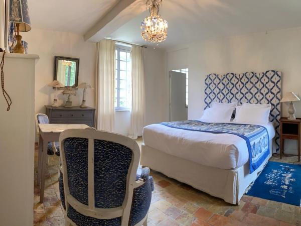 La Maison d'Aline - Honfleur - Maison d'Hôte De Charme A La Normande : photo 2 de la chambre chambre triple avec douche