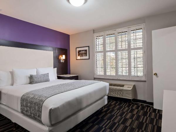 SureStay Hotel by Best Western Beverly Hills West LA : photo 4 de la chambre suite familiale avec 2 lits king-size