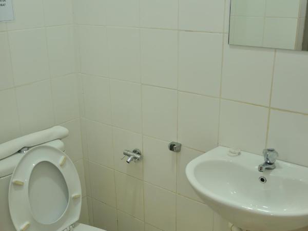 Kuching Transit Inn : photo 6 de la chambre family deluxe (without window)