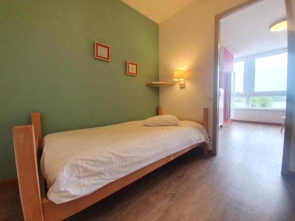 Appart'Hôtel LIDO au bord de l'eau : photo 3 de la chambre studio avec vue sur lac