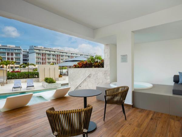 Majestic Elegance Costa Mujeres - All Inclusive : photo 6 de la chambre suite junior majestic accès direct à la piscine - connexion wi-fi gratuite