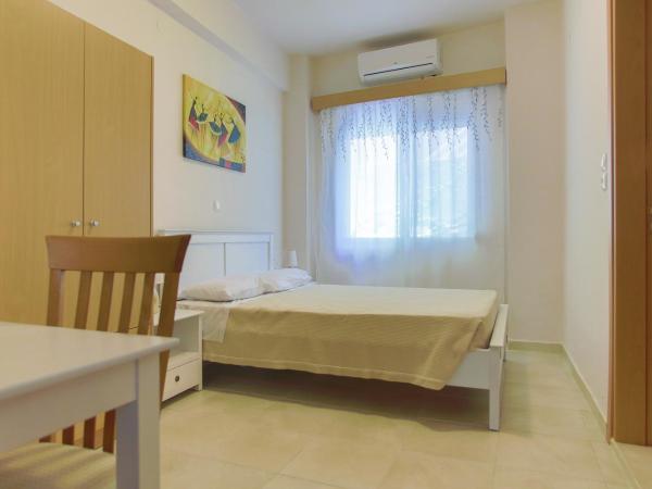 International Hotel : photo 2 de la chambre chambre double sans balcon - demi sous-sol