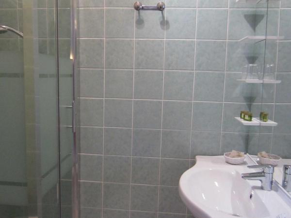 Hotel Belle Vue : photo 4 de la chambre chambre double ou lits jumeaux standard - vue sur collines