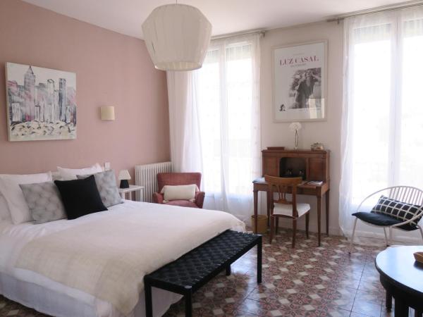 B&B Le Patio En Ville - Chambres d'htes : photo 1 de la chambre suite lit queen-size