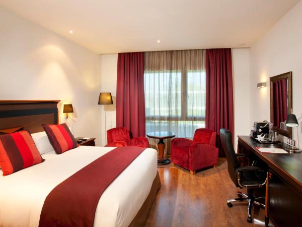 Hotel Crowne Plaza Madrid Airport : photo 2 de la chambre chambre lit king-size