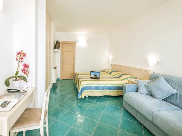 Hotel Cava Dell'Isola : photo 8 de la chambre chambre double ou lits jumeaux standard