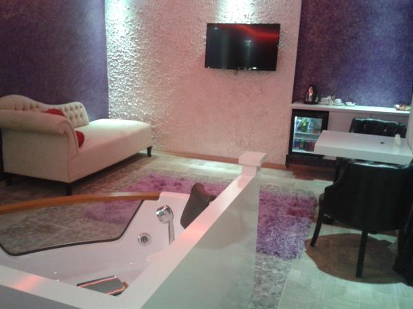 Ag Şişli Hotel : photo 4 de la chambre suite de luxe avec bain à remous