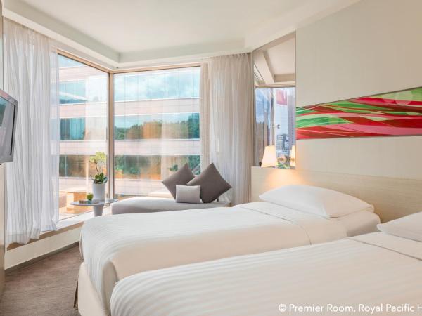 The Royal Pacific Hotel & Towers : photo 1 de la chambre chambre premier