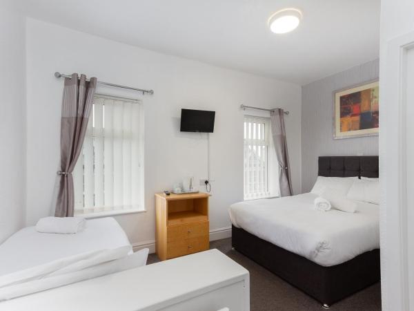 The Sandringham Court Hotel & Apartment with High Speed Wi-Fi : photo 5 de la chambre chambre triple standard