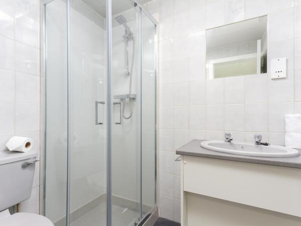 The Sandringham Court Hotel & Apartment with High Speed Wi-Fi : photo 7 de la chambre chambre triple standard