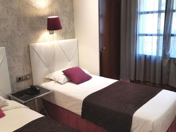 Hotel Lloret Ramblas : photo 1 de la chambre chambre double ou lits jumeaux