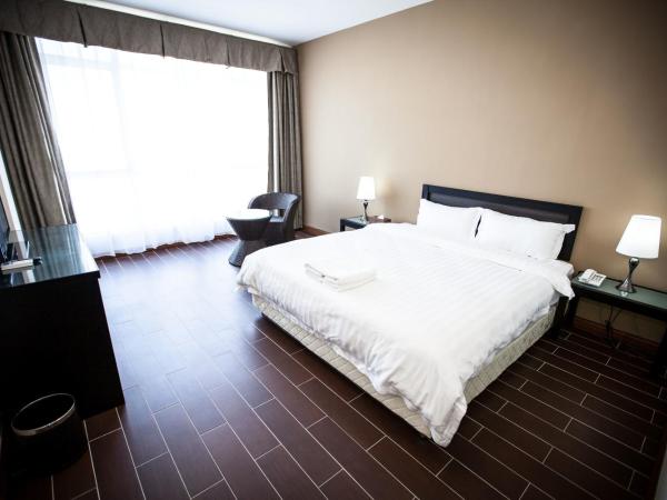Putatan Platinum Hotel : photo 8 de la chambre chambre lit king-size deluxe